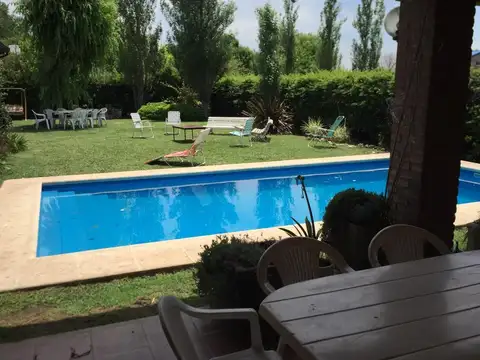 Casa en Alquiler Temporal con 2 cocheras