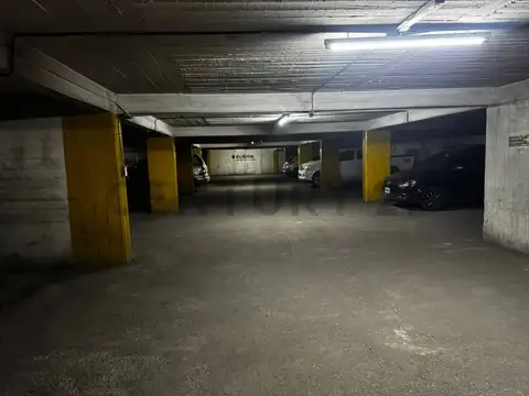 COCHERA EN VENTA EN MICROCENTRO