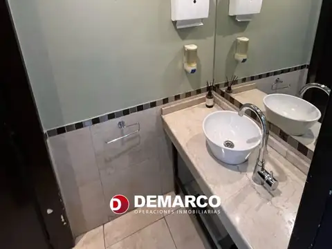 Local en Venta en San Nicolás, USD 179.000