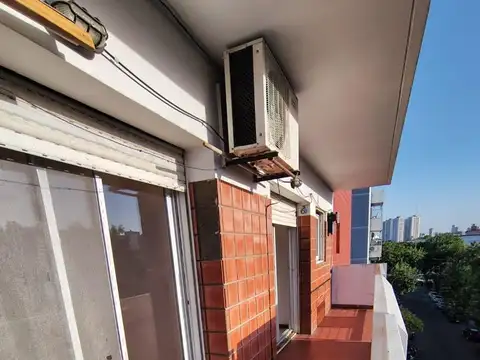 2 AMBIENTES FRENTE BALCON!