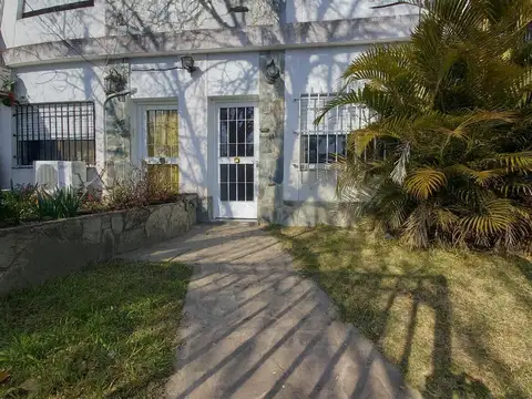 Casa estilo duplex en venta de 2 dormitorios en La Florida