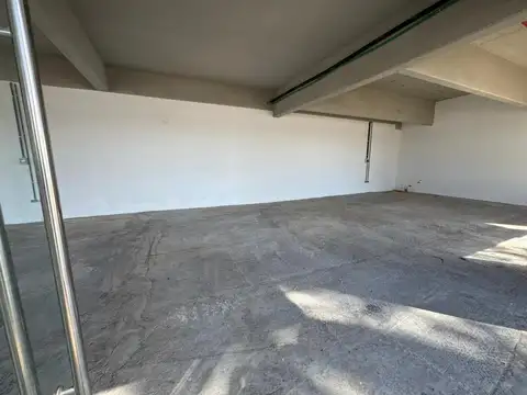 Locales frente al Rio