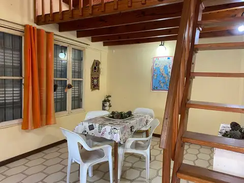 Casa 2 ambientes con 1 baño