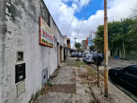 VENTA CIUDAD MADERO CASA S/ AMPLIO LOTE 8,66 X 46,80 MTS