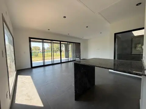 Casa en Venta en Pilar Del Este, USD 190.000