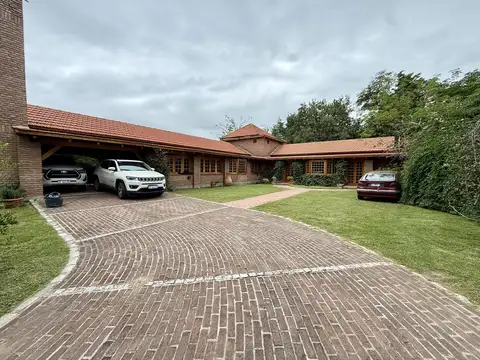 ALQUILER CASA ARGUELLO 4 DORM