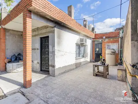 Depto Tipo Casa en Venta en Bernal Oeste, USD 65.000