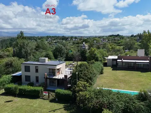 CASA MODERNA EN POTRERO DE GARAY A 300 M DE LA BAJADA AL LAGO- 854