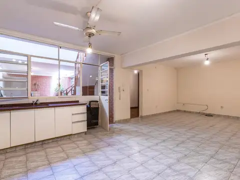 CASA INTERNA UNICA EN VENTA - 4 DORMITORIOS - ZONA CENTRO