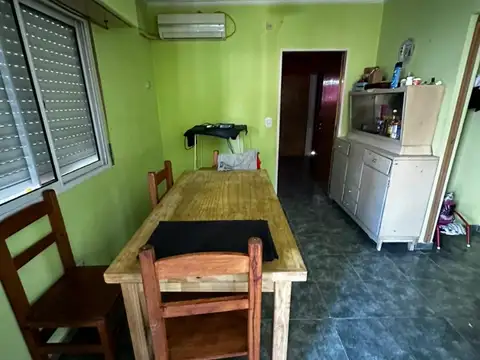 CASA EN VENTA - LA PLATA