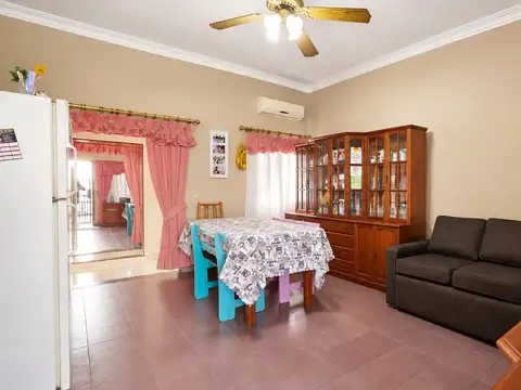 Casa 4 ambientes con 1 baño