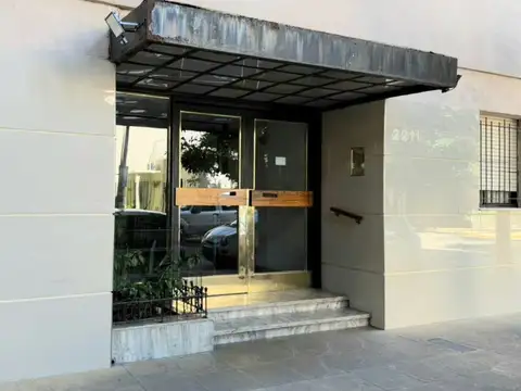 DEPARTAMENTO 3 AMBIENTES CON PATIO  EN OLIVOS