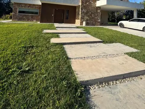 Casa en Alquiler de 3 dormitorios