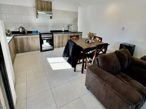 Exc Casa 2 dorm vta gge/jardin B° Amaneceres del Aybal