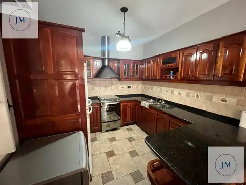 Casa 3 ambientes con 2 baños