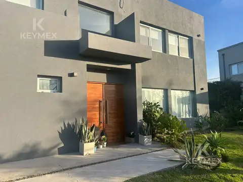 Casa en Venta en El Cantón - Barrio Islas, USD 230.000