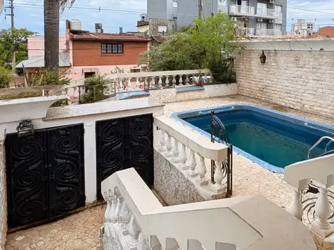 CASA ESTILO FRANCES EN VENTA - BARRIO DE VILLA SARITA