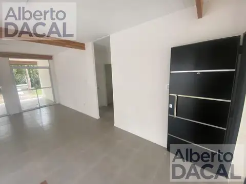 Casa 3 ambientes con 2 baños
