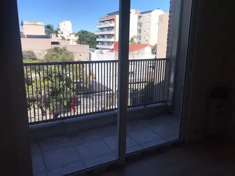 Depto Tipo Casa 3 ambientes con 2 baños