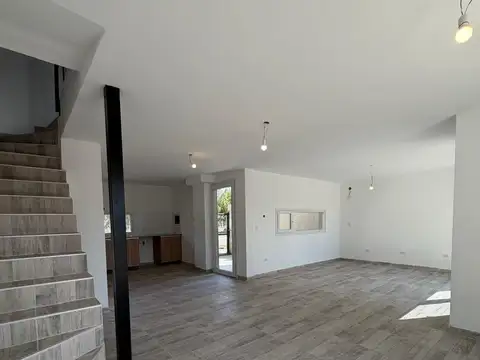 Depto Tipo Casa 4 ambientes con 1 baño