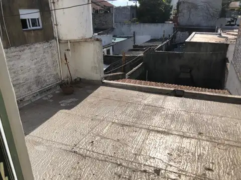 depto. tipo casa 3 amb. con patio.