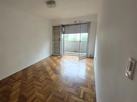 VENTA 3 AMBIENTES O DOS CON ESCRITORIO AL FRENTE BAJAS EXPENSAS