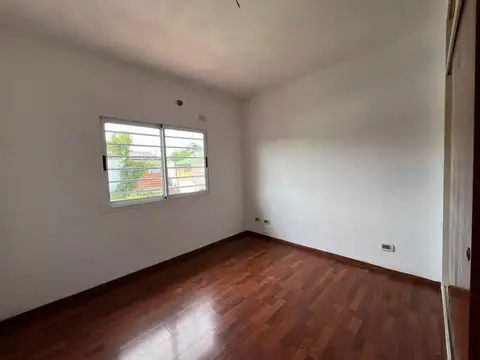 Depto Tipo Casa 4 ambientes con 2 baños