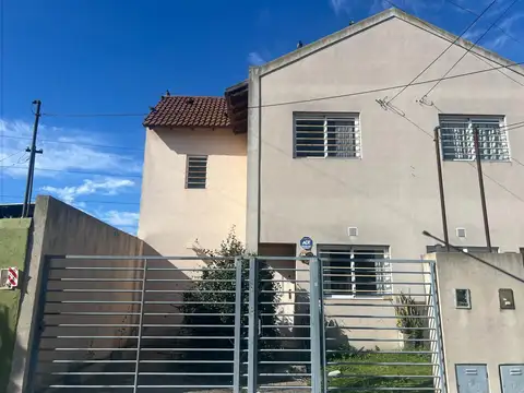 Duplex en venta en Ituzaingo Norte.