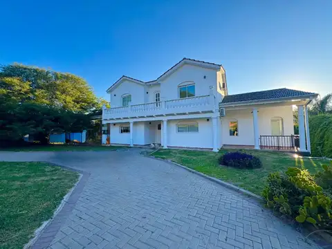 Venta casa country 4 hojas Mendiolaza