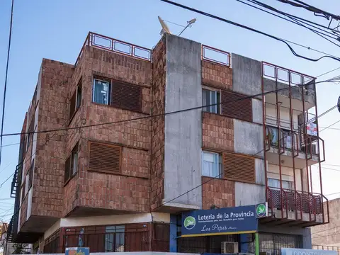 Depto Tipo Casa 4 ambientes con 2 baños