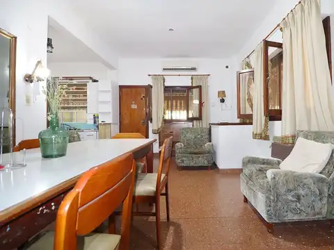 VENTA CASA 4 AMB BILLINGHURST LOTE PROPIO 1673 M2