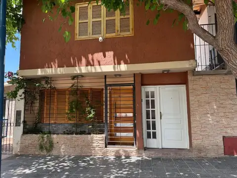 ALQUILER DE CASA BARRIO DOLORES PRATS DE HUASI GC