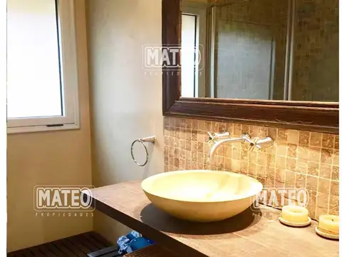 Casa 6 ambientes con 4 baños