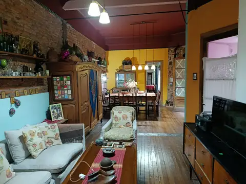 SIN EXPENSAS  Excelente PH de 5 ambientes a metros de Av. Rivadavia