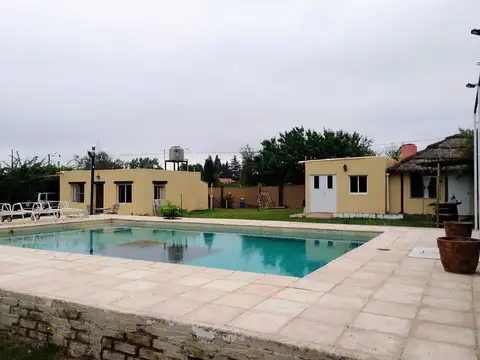 VENTA DE CASA CABAÑA QUINCHO Y PILETA EN  VISTALBA