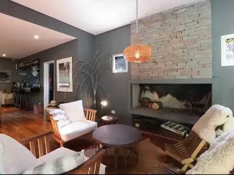 Casa 6 ambientes con 3 baños