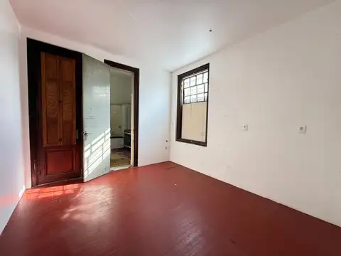 Casa 6 ambientes con 1 baño