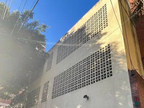 Cochera Techada en Alquiler, Pleno Lanúsita. Apto auto