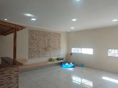 CASA EN VENTA EN CARRODILLA LUJAN MENDOZA