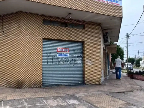 Local en Alquiler en Rafael Castillo, $ 400.000