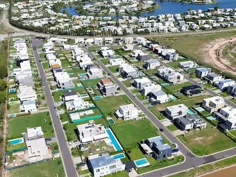Terreno en Venta en Vila Marina II, USD 145.000