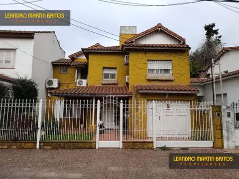 Sólido chalet en venta -  Ramos Mejia - ¡Real Oportunidad!