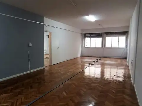 Oficina 3 ambientes con 2 baños