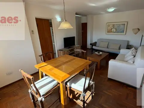 VENTA – Departamento 2 dormitorios en excelente estado con baulera en Centro
