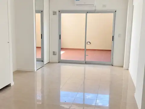 MONO AMBIENTE CON PATIO