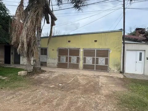 Casa en Venta con 2 cocheras