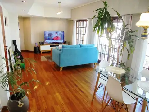 Venta de Departamento 6 AMBIENTES en Flores