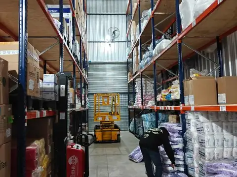 Depósito Industrial A Estrenar, 200 m² Cubiertos