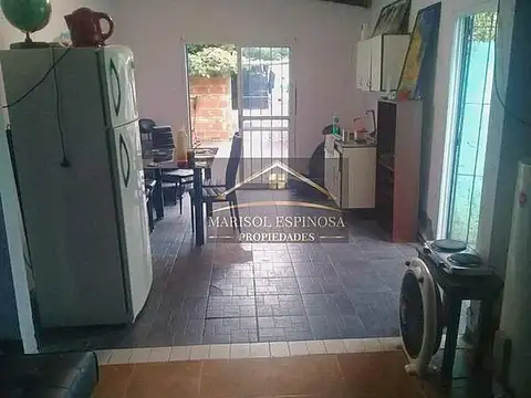Casa en Venta con 3 cocheras