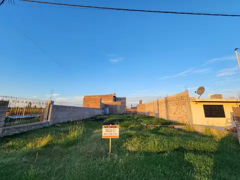 Terreno en Alvear con Construcción
